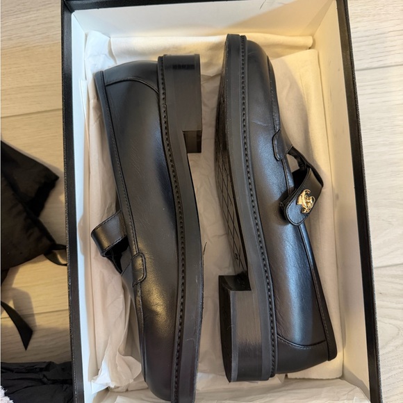 CHANEL Black Leather Loafers with Gold Detail - Picture 4 of 7